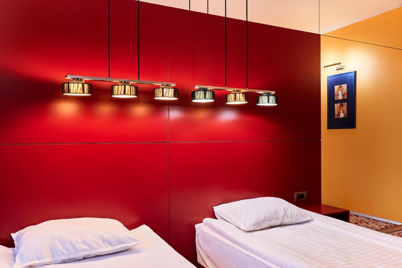 Monet Hotel Plovdiv Bagian luar foto