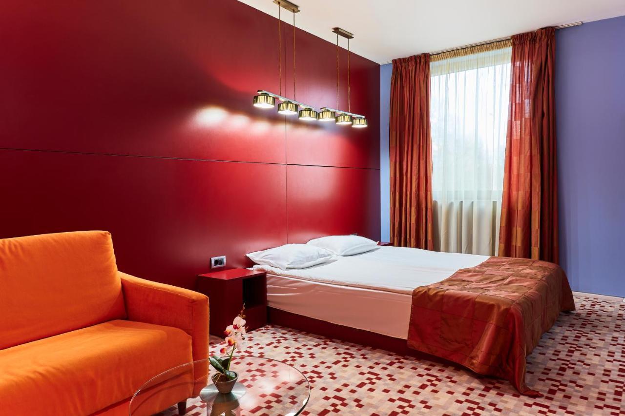 Monet Hotel Plovdiv Bagian luar foto