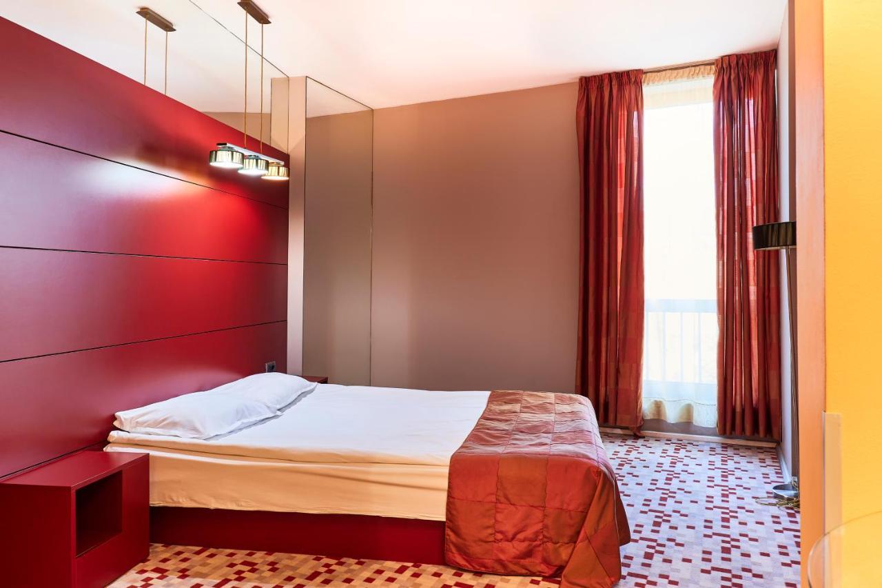 Monet Hotel Plovdiv Bagian luar foto